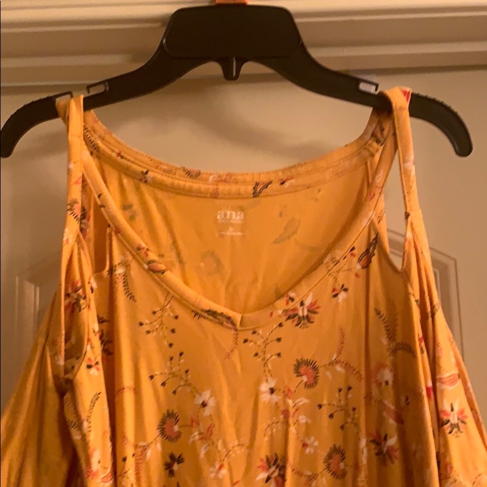Flower Top - Picture 2 of 2